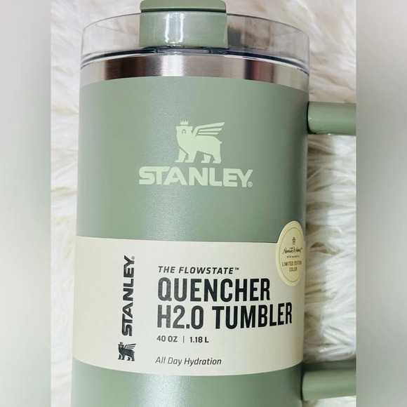 Stanley Tumbler 40oz Quencher Hearth & Hand with Magnolia Restful Green - Picture 4 of 17